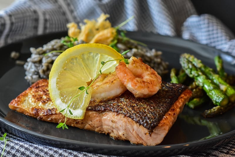 Grilled Salmon with Asparagus
